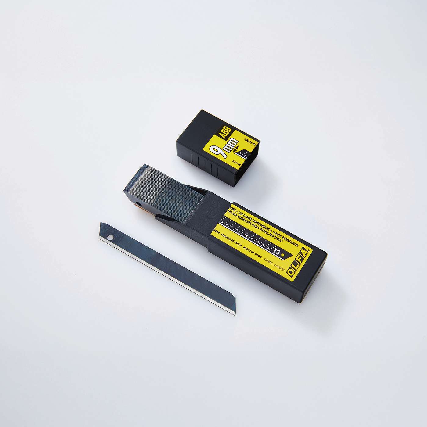 OLFA® ABB50B Excel 超锋利折断式刀片 9毫米 - 50片装