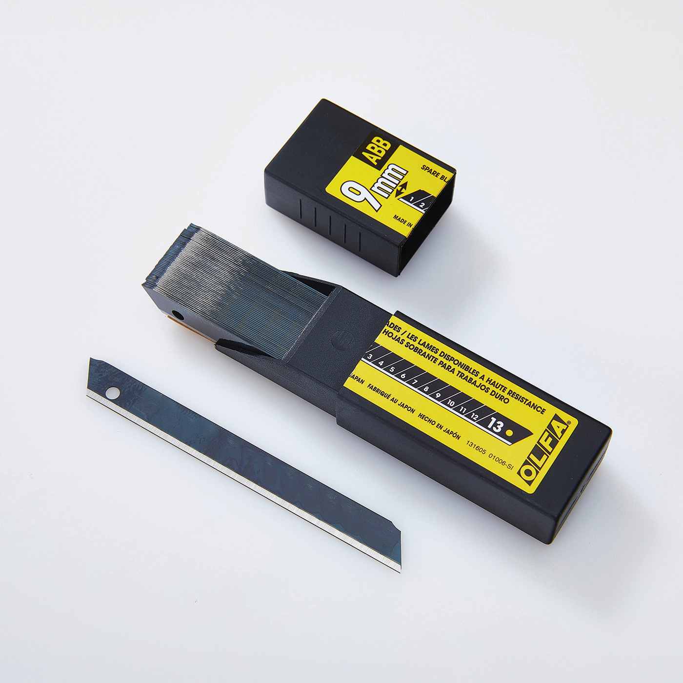 OLFA® ABB50B Excel 超锋利折断式刀片 9毫米 - 50片装